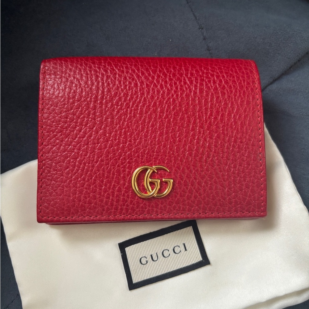 SOLD- Gucci GG Marmont pebbled leather wallet